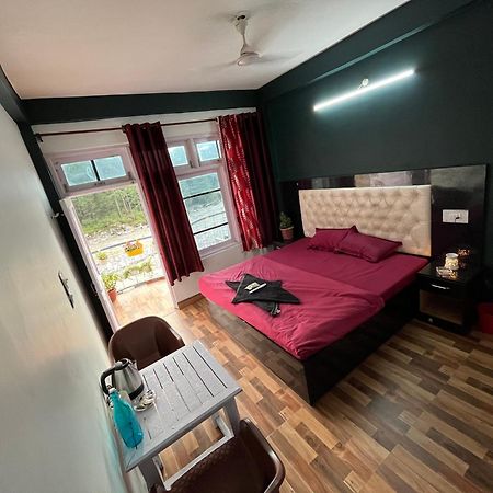 Shanti Cafe - Hotel&Restaurant Kasol Esterno foto