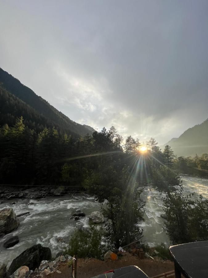 Shanti Cafe - Hotel&Restaurant Kasol Esterno foto