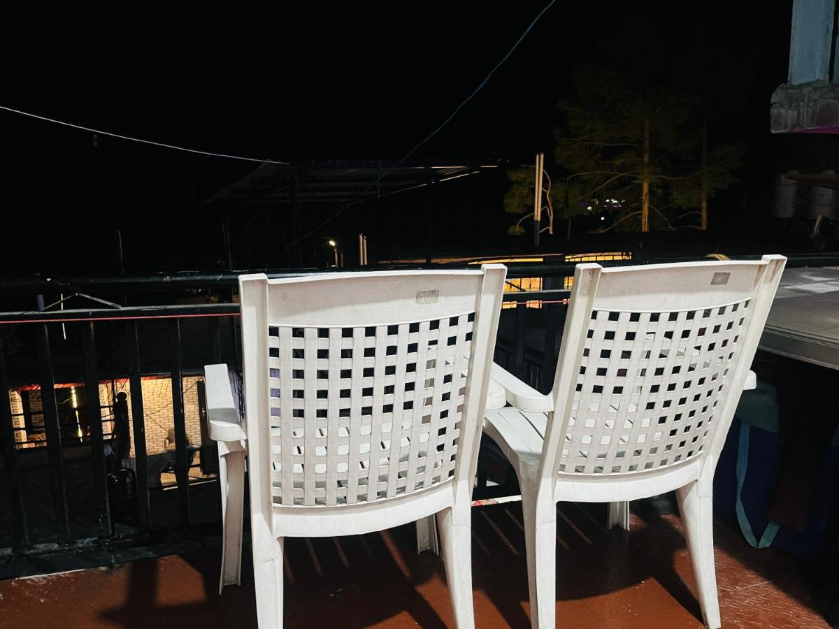 Shanti Cafe - Hotel&Restaurant Kasol Esterno foto
