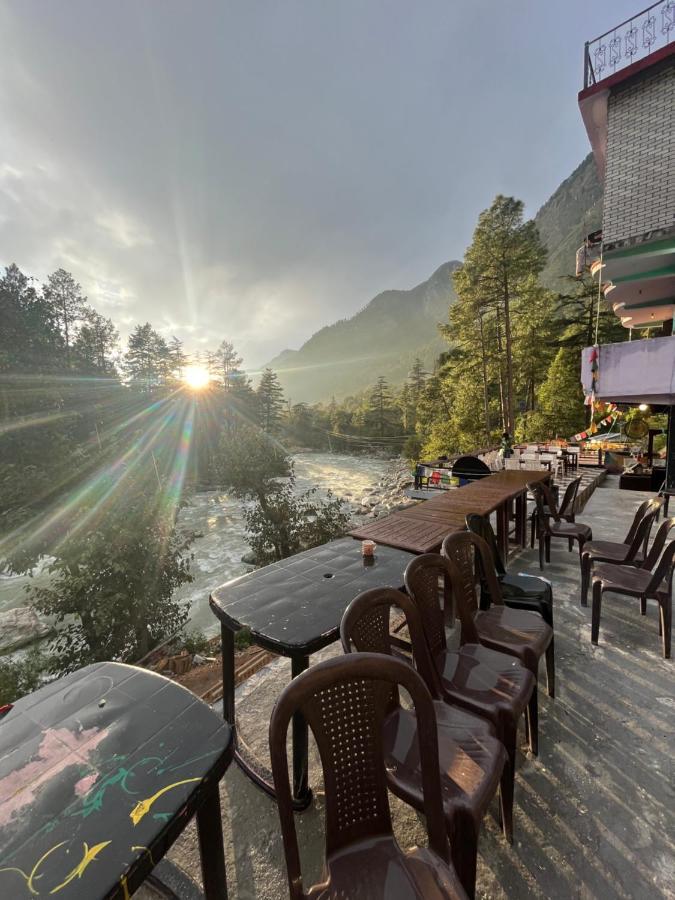 Shanti Cafe - Hotel&Restaurant Kasol Esterno foto