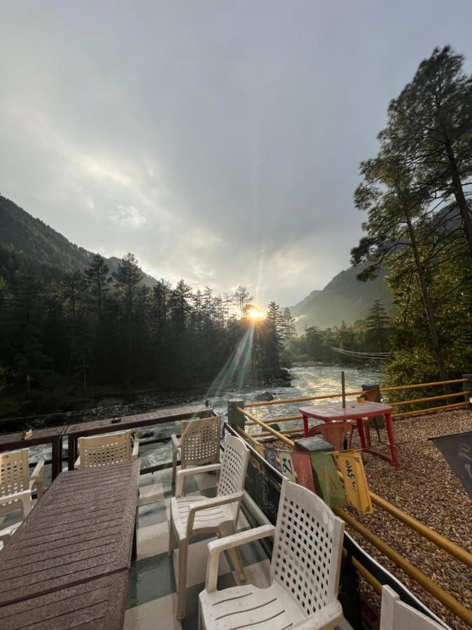 Shanti Cafe - Hotel&Restaurant Kasol Esterno foto