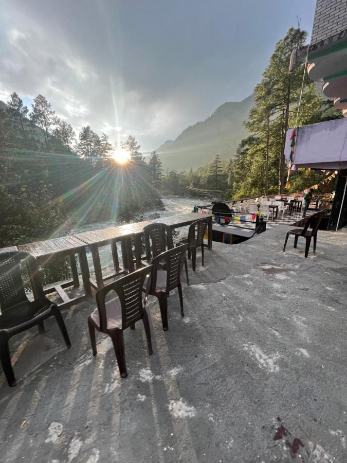 Shanti Cafe - Hotel&Restaurant Kasol Esterno foto