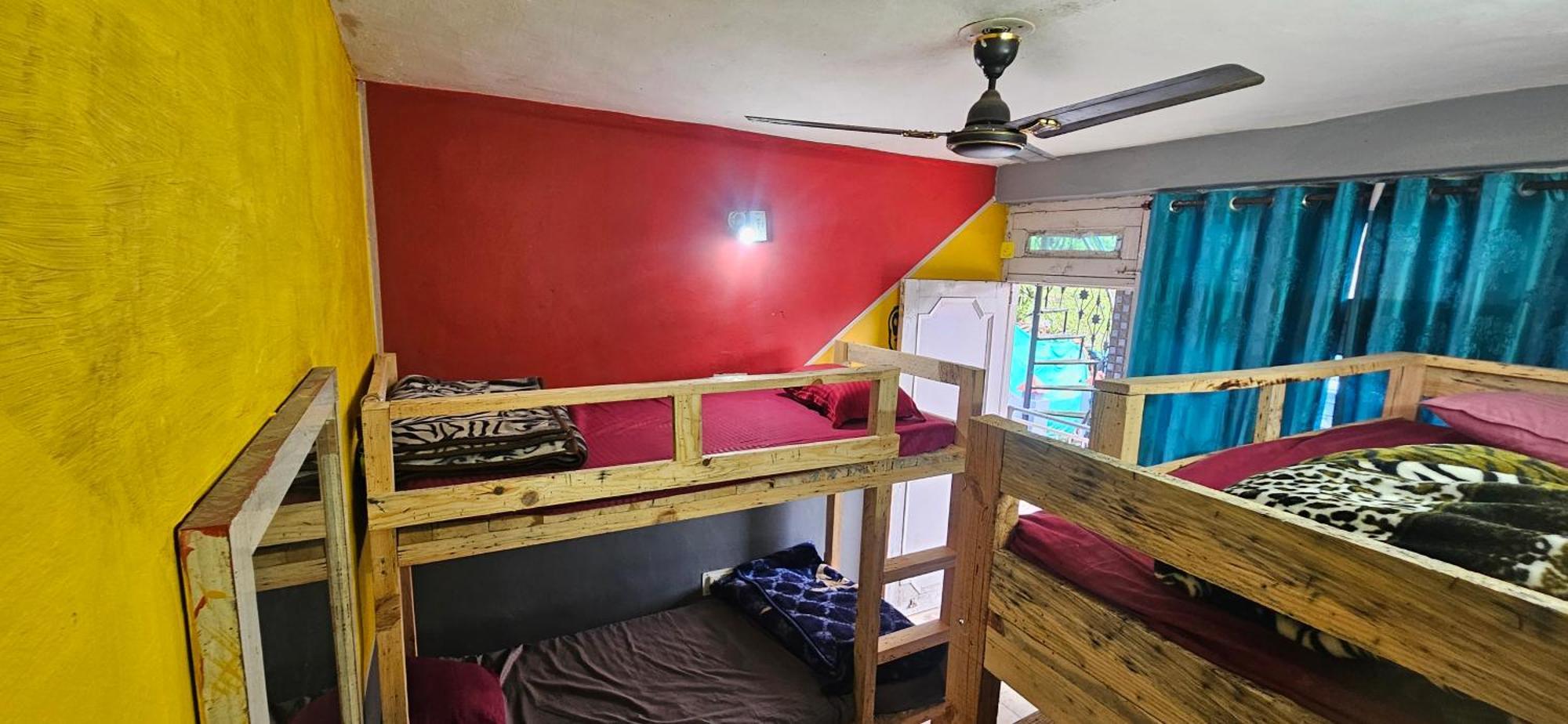 Shanti Cafe - Hotel&Restaurant Kasol Esterno foto