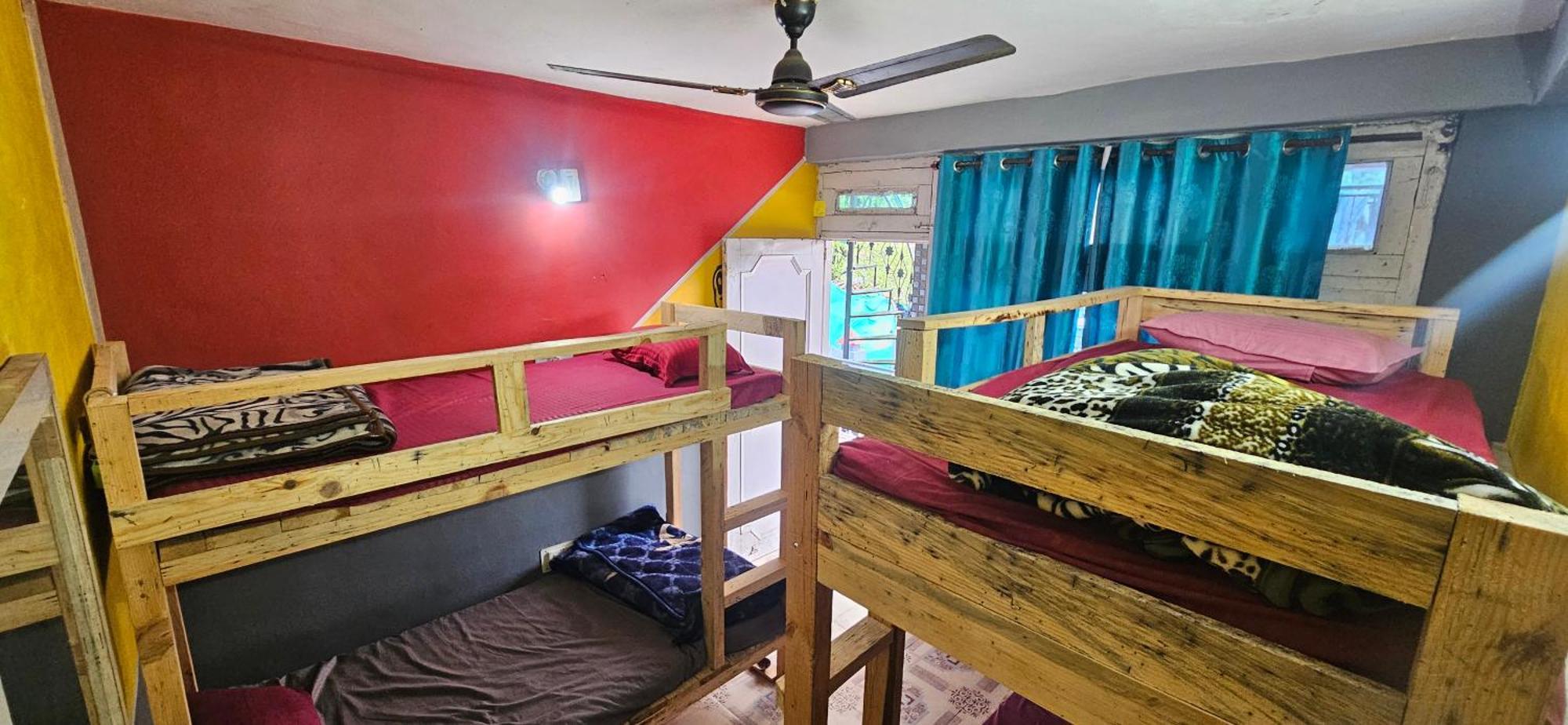 Shanti Cafe - Hotel&Restaurant Kasol Esterno foto