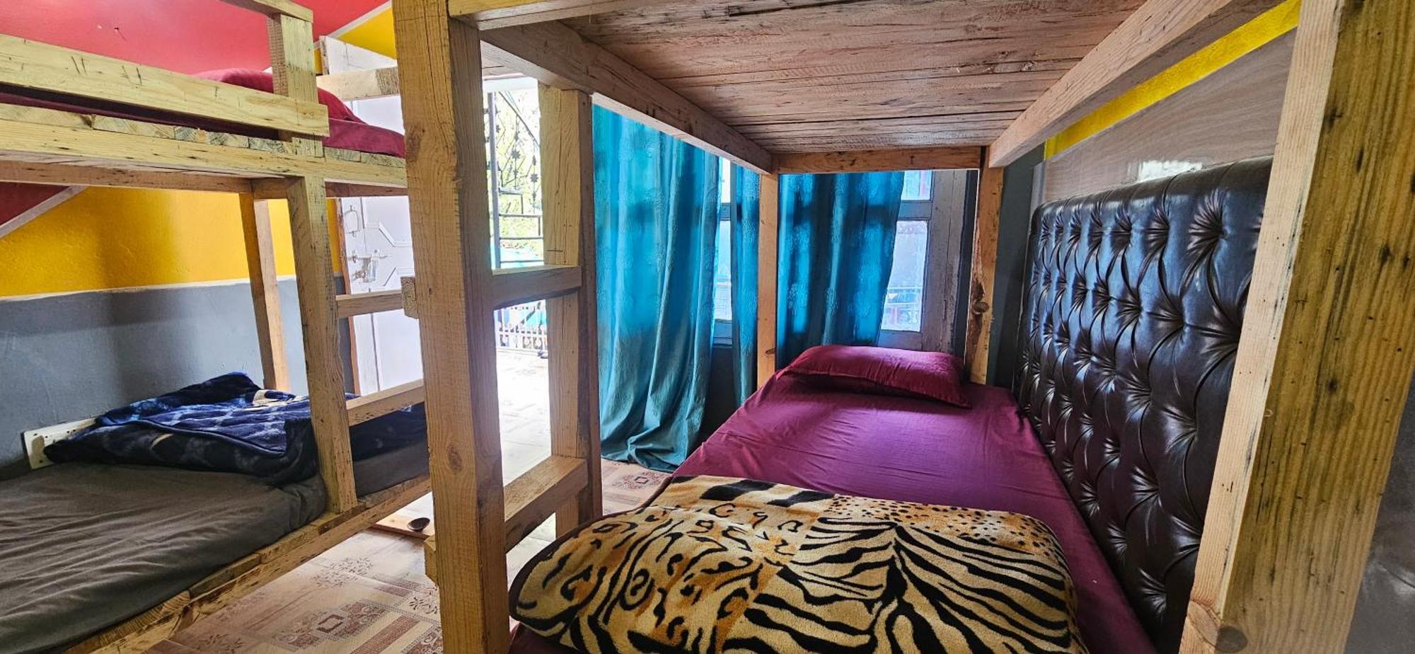Shanti Cafe - Hotel&Restaurant Kasol Esterno foto